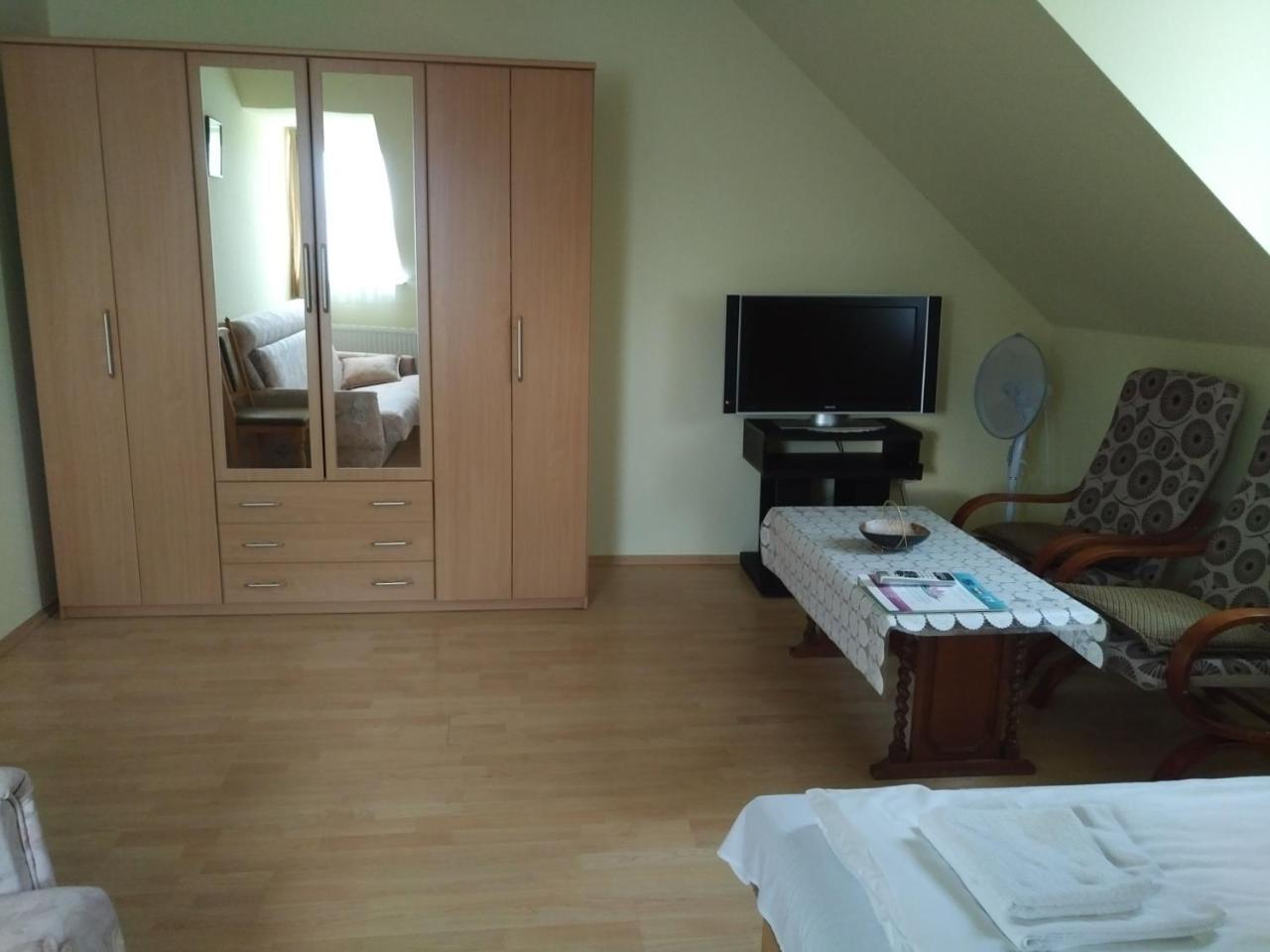 Villa Nova Хевиз Экстерьер фото